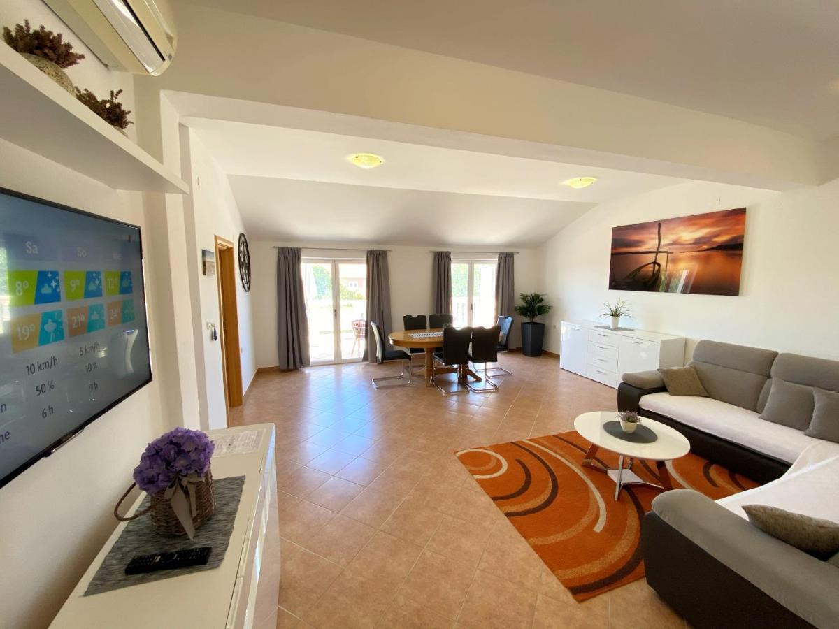 Apartments Saric Биоград-на-Мору Экстерьер фото