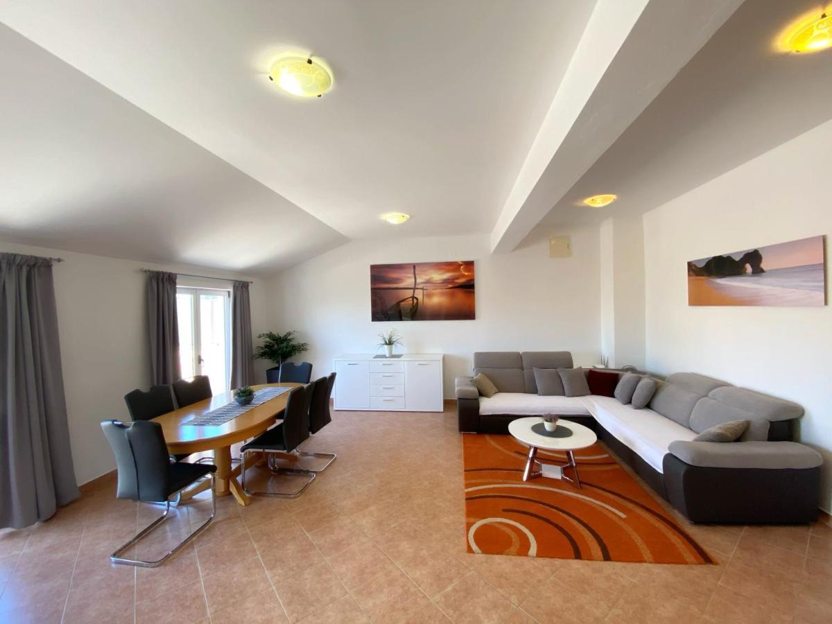 Apartments Saric Биоград-на-Мору Экстерьер фото