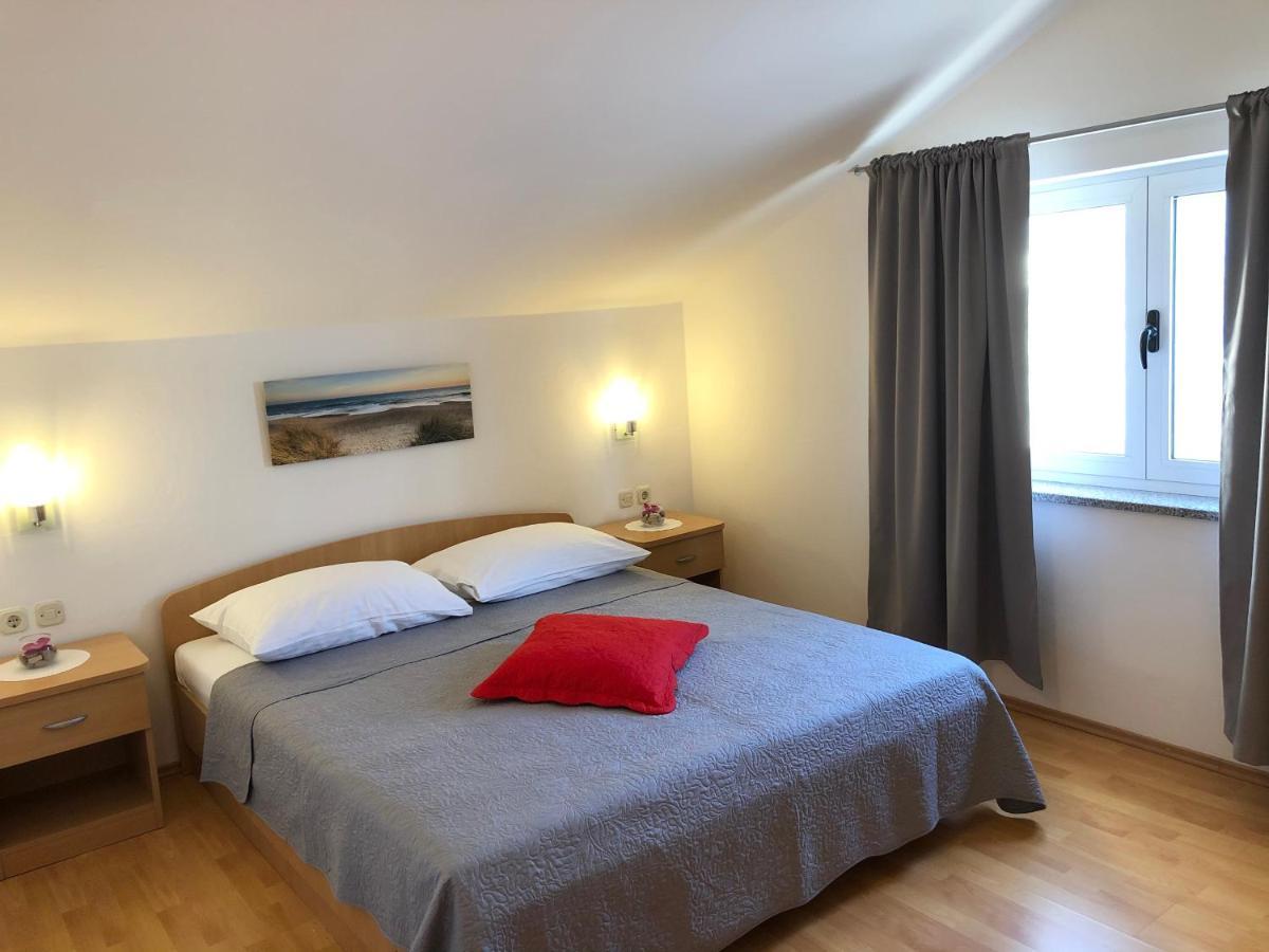 Apartments Saric Биоград-на-Мору Экстерьер фото