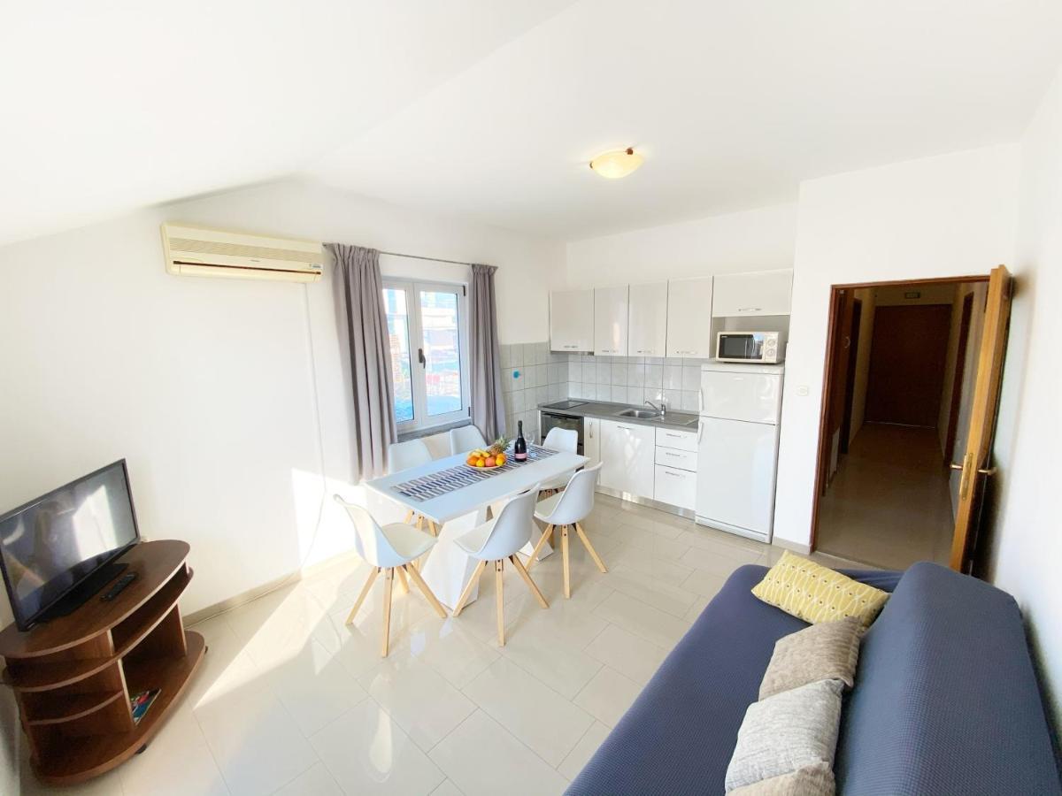 Apartments Saric Биоград-на-Мору Экстерьер фото