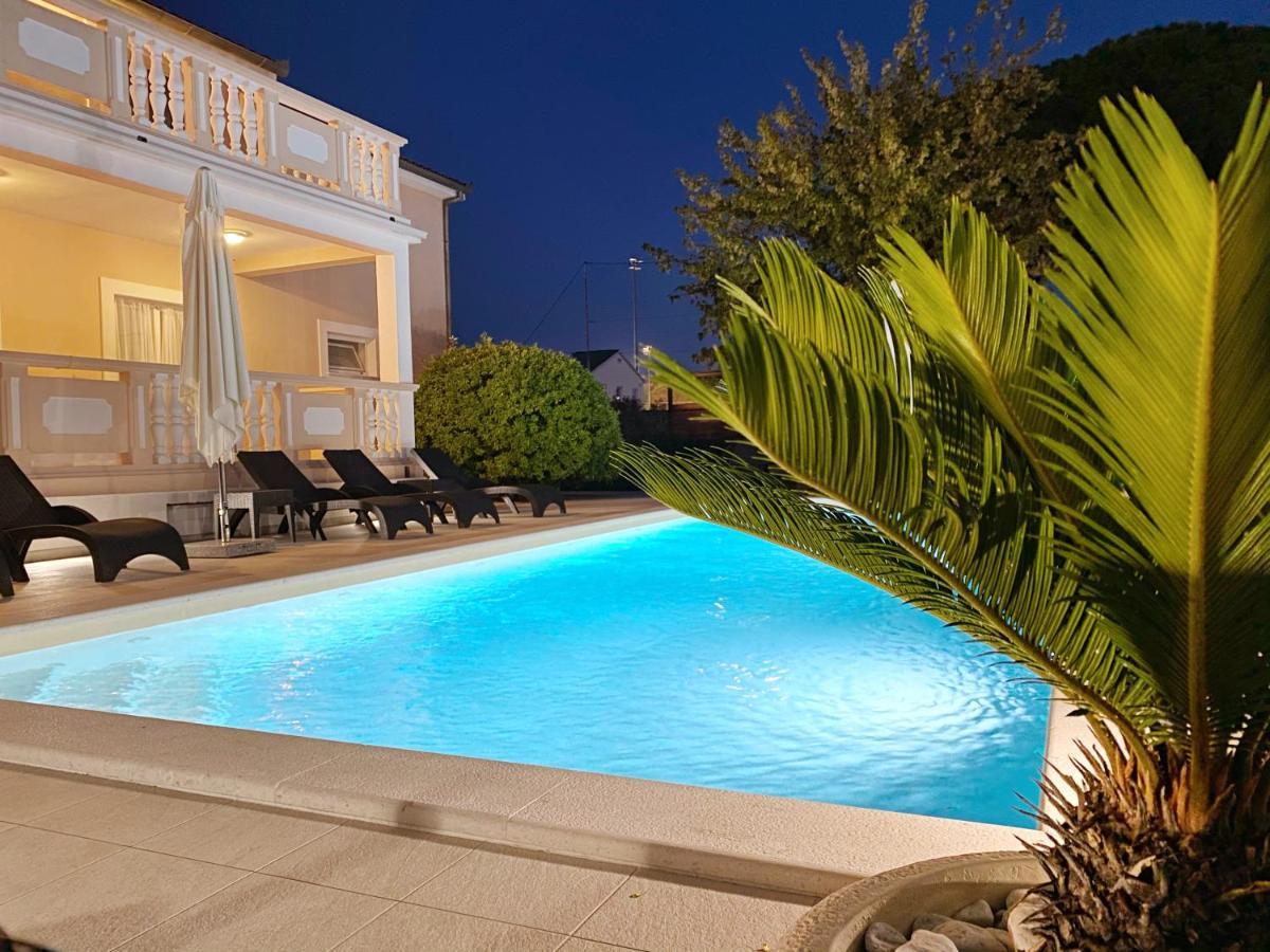 Apartments Saric Биоград-на-Мору Экстерьер фото