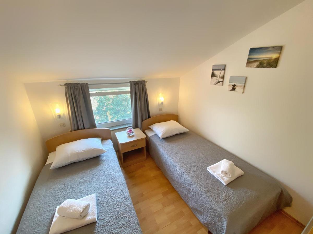 Apartments Saric Биоград-на-Мору Экстерьер фото