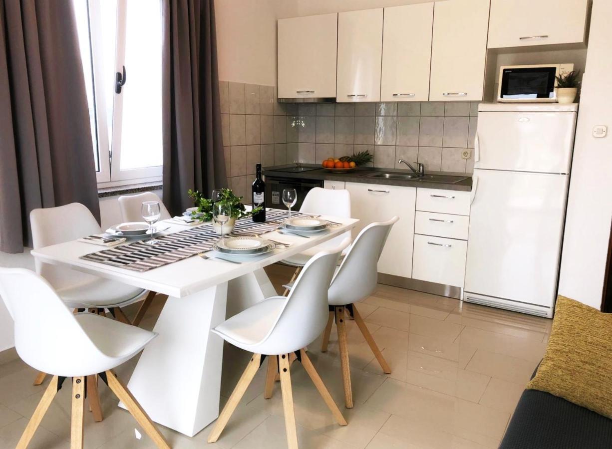 Apartments Saric Биоград-на-Мору Экстерьер фото